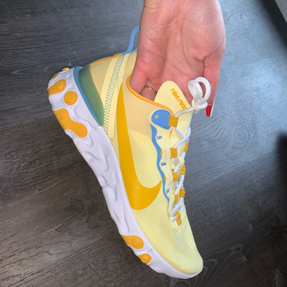 Selling these Banana React Nike Shoes. Warn once. Custom made. Sz 8.5W